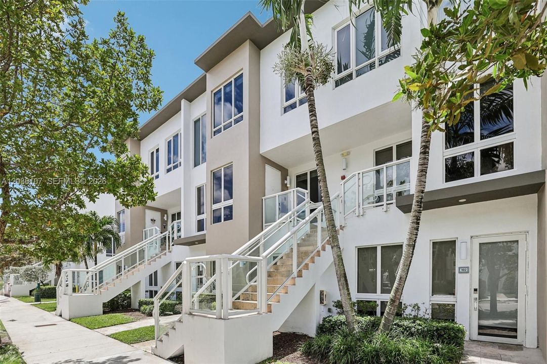 En Venta: $549,900 (3 camas, 2 baños, 1689 Pies cuadrados)