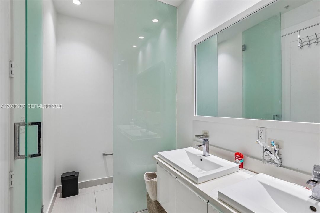 En Venta: $549,900 (3 camas, 2 baños, 1689 Pies cuadrados)