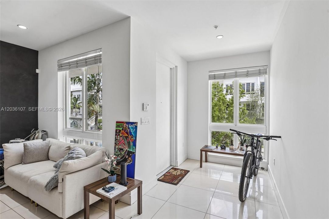 En Venta: $549,900 (3 camas, 2 baños, 1689 Pies cuadrados)