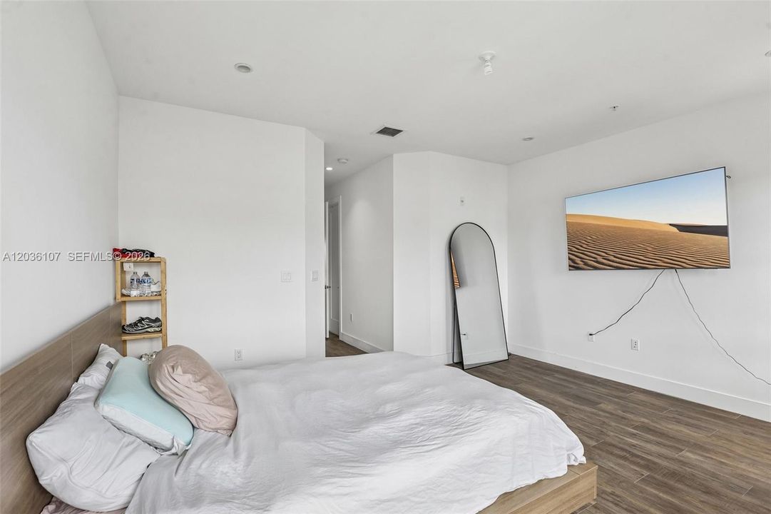 En Venta: $549,900 (3 camas, 2 baños, 1689 Pies cuadrados)