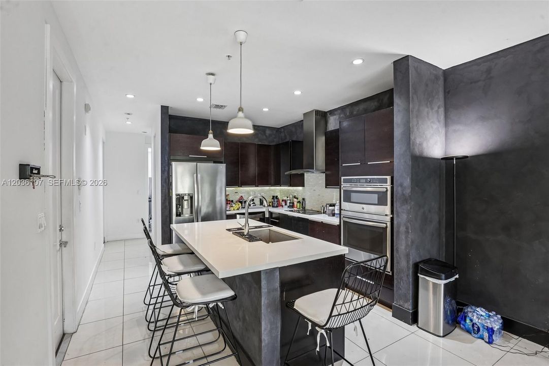 En Venta: $549,900 (3 camas, 2 baños, 1689 Pies cuadrados)
