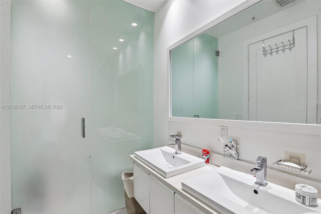 En Venta: $549,900 (3 camas, 2 baños, 1689 Pies cuadrados)