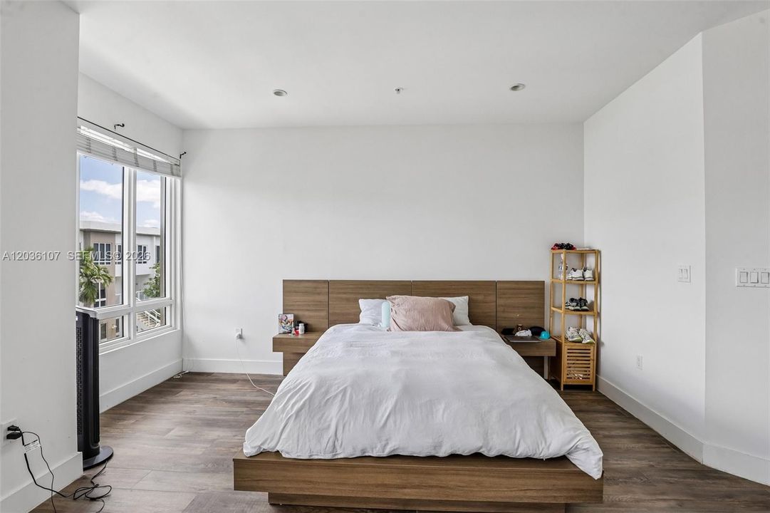 En Venta: $549,900 (3 camas, 2 baños, 1689 Pies cuadrados)