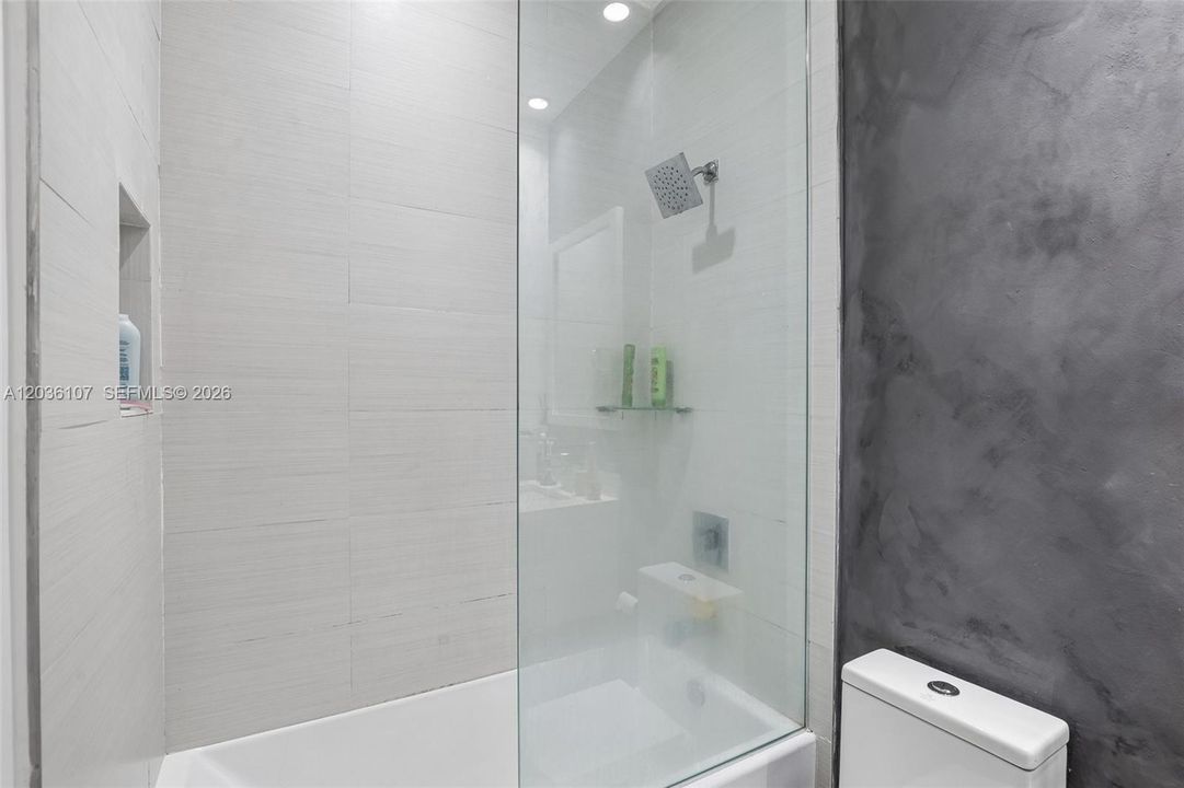 En Venta: $549,900 (3 camas, 2 baños, 1689 Pies cuadrados)