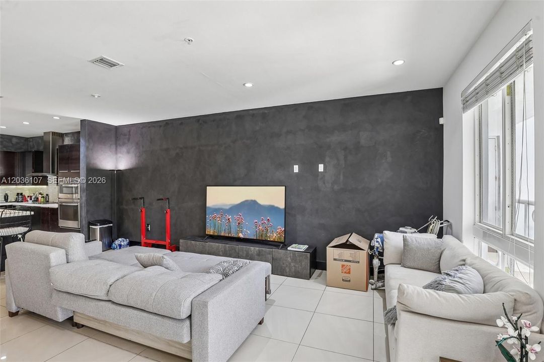 En Venta: $549,900 (3 camas, 2 baños, 1689 Pies cuadrados)