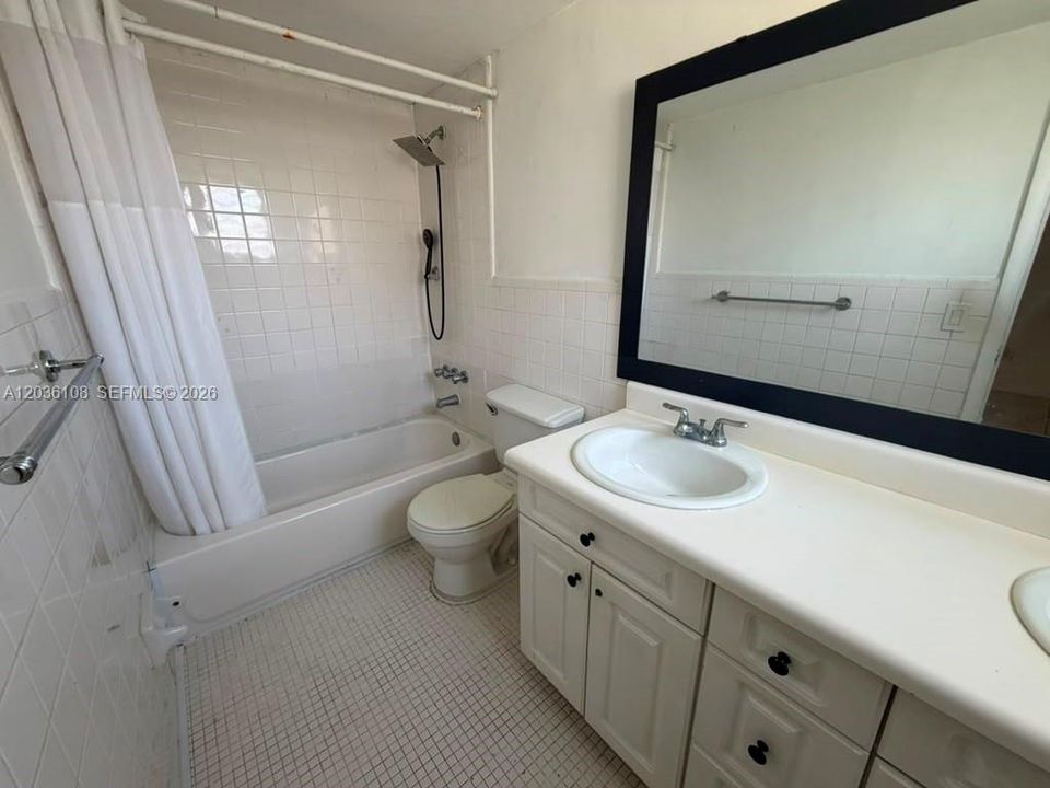 For Rent: $1,750 (1 beds, 1 baths, 1080 Square Feet)