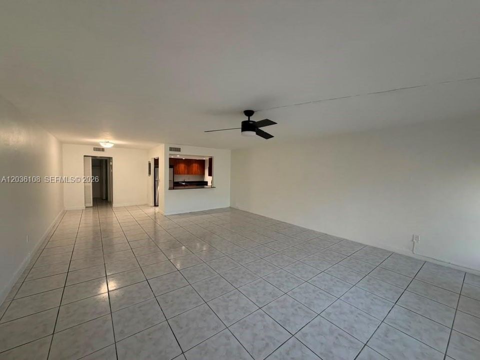 For Rent: $1,750 (1 beds, 1 baths, 1080 Square Feet)