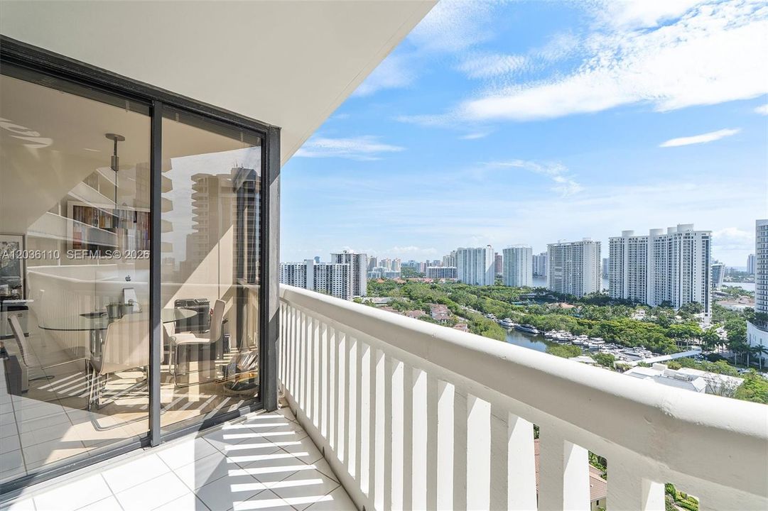 For Sale: $669,000 (3 beds, 2 baths, 1520 Square Feet)
