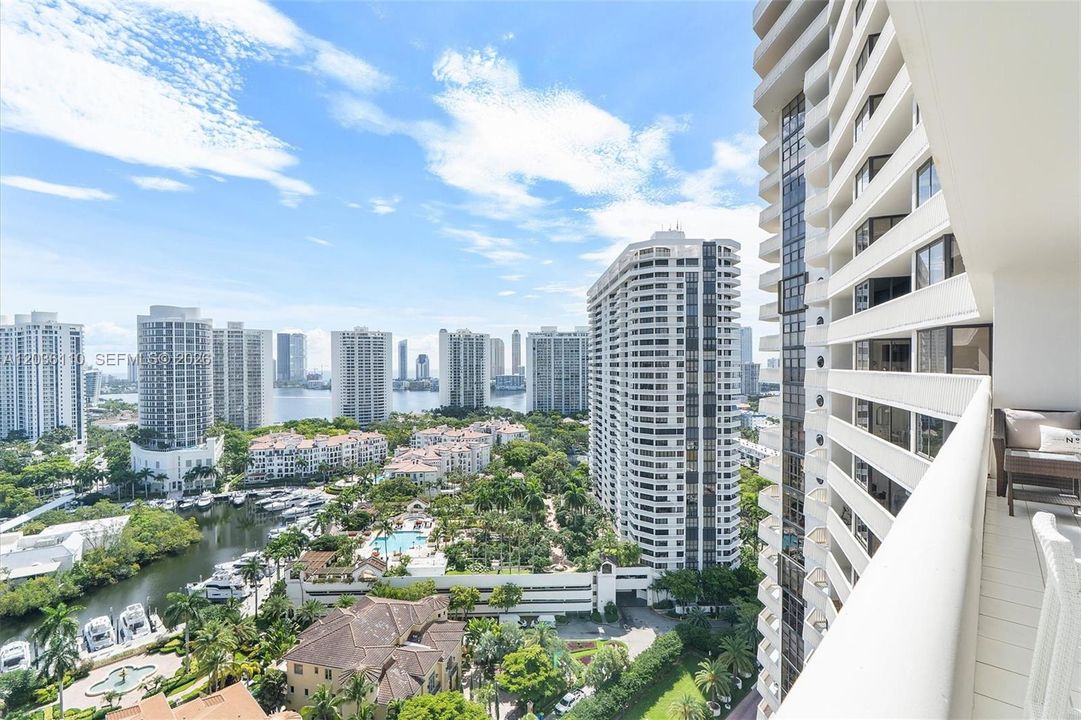 For Sale: $669,000 (3 beds, 2 baths, 1520 Square Feet)