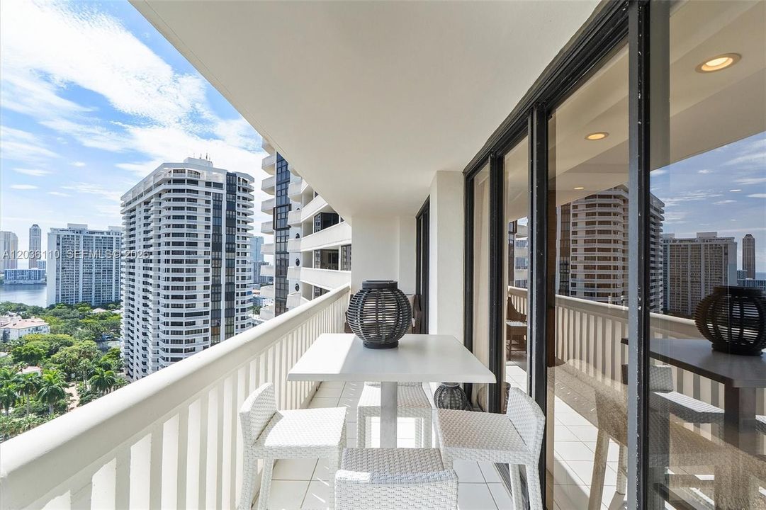 For Sale: $669,000 (3 beds, 2 baths, 1520 Square Feet)