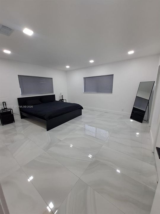 En Renta: $4,600 (3 camas, 2 baños, 1704 Pies cuadrados)