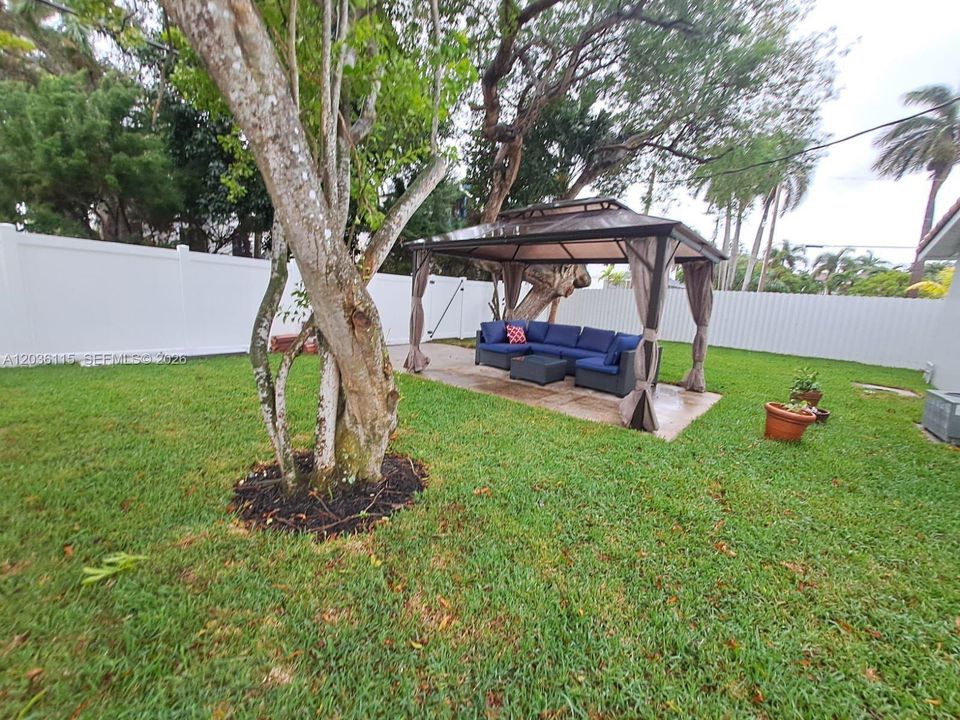 En Renta: $4,600 (3 camas, 2 baños, 1704 Pies cuadrados)