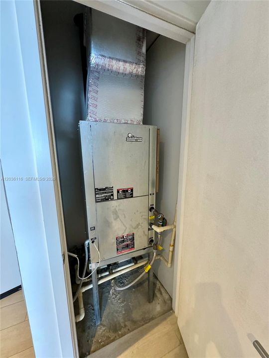 На продажу: $899,000 (2 спален, 2 ванн, 1054 Квадратных фут)