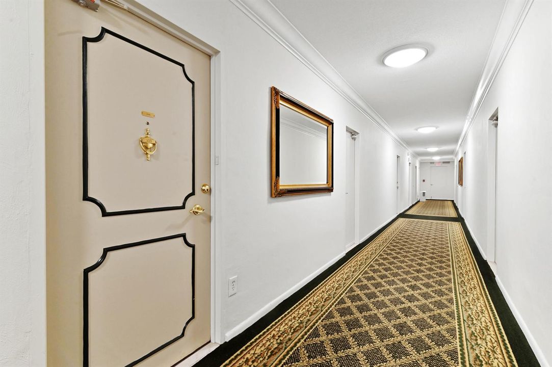 02 Hall 02