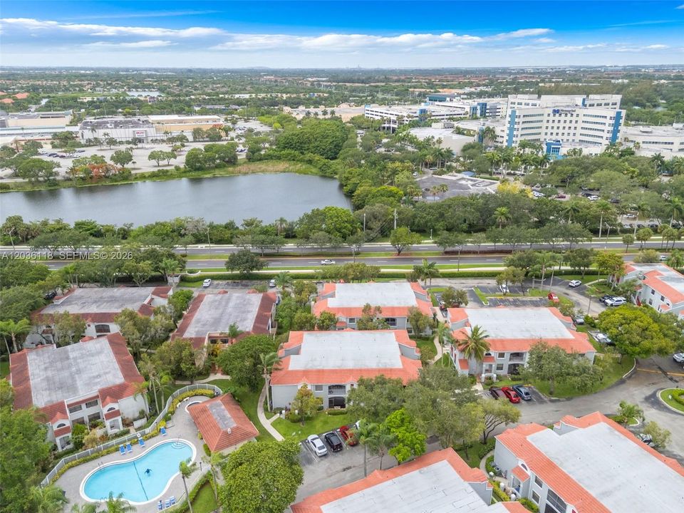 En Venta: $320,000 (2 camas, 2 baños, 1000 Pies cuadrados)