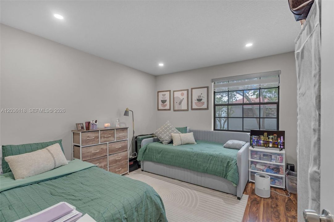 En Venta: $320,000 (2 camas, 2 baños, 1000 Pies cuadrados)