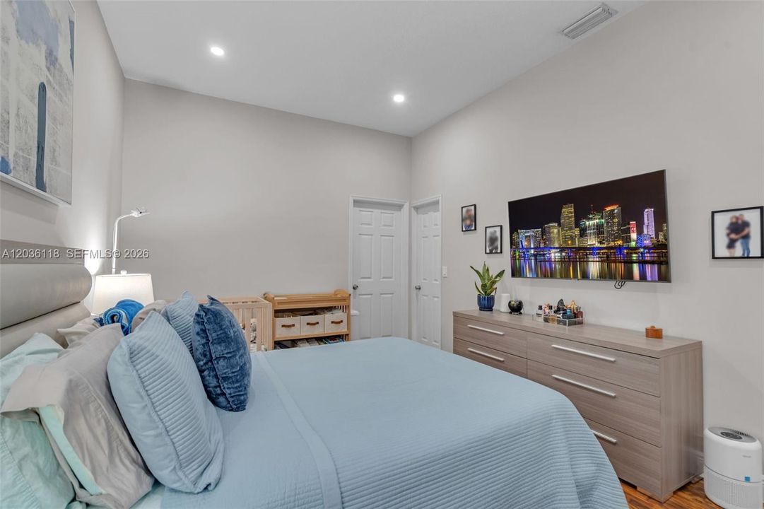 En Venta: $320,000 (2 camas, 2 baños, 1000 Pies cuadrados)