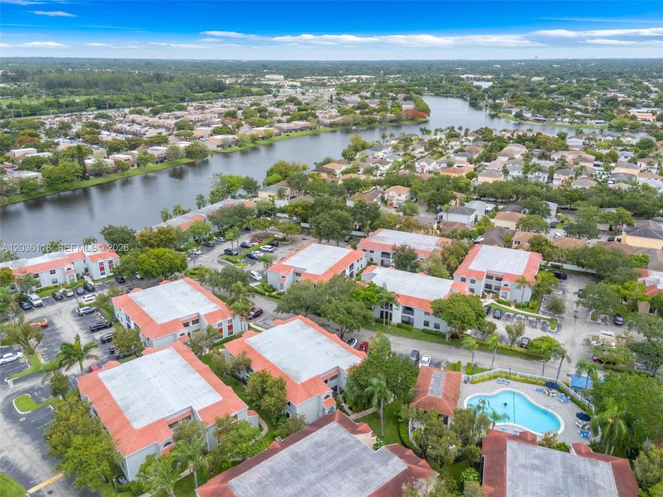 En Venta: $320,000 (2 camas, 2 baños, 1000 Pies cuadrados)