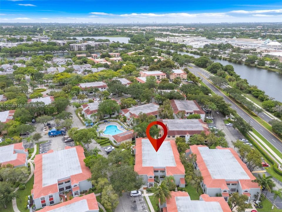 En Venta: $320,000 (2 camas, 2 baños, 1000 Pies cuadrados)