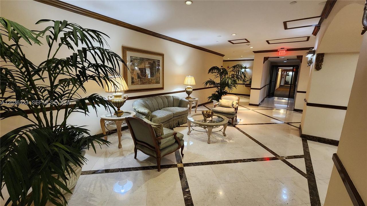 En Venta: $246,000 (1 camas, 1 baños, 918 Pies cuadrados)