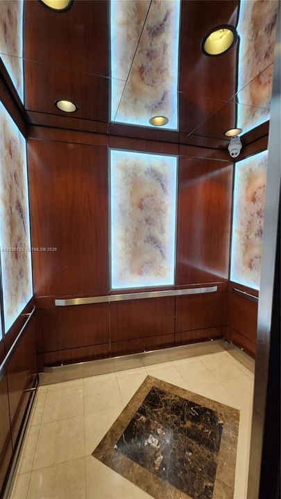 En Venta: $246,000 (1 camas, 1 baños, 918 Pies cuadrados)