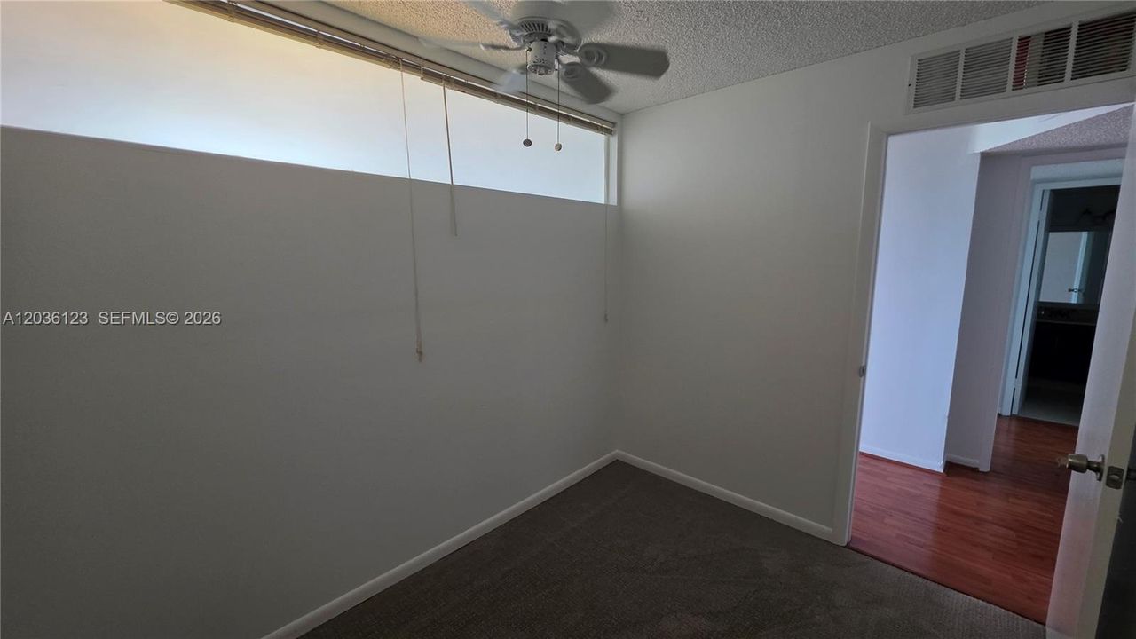 En Venta: $246,000 (1 camas, 1 baños, 918 Pies cuadrados)