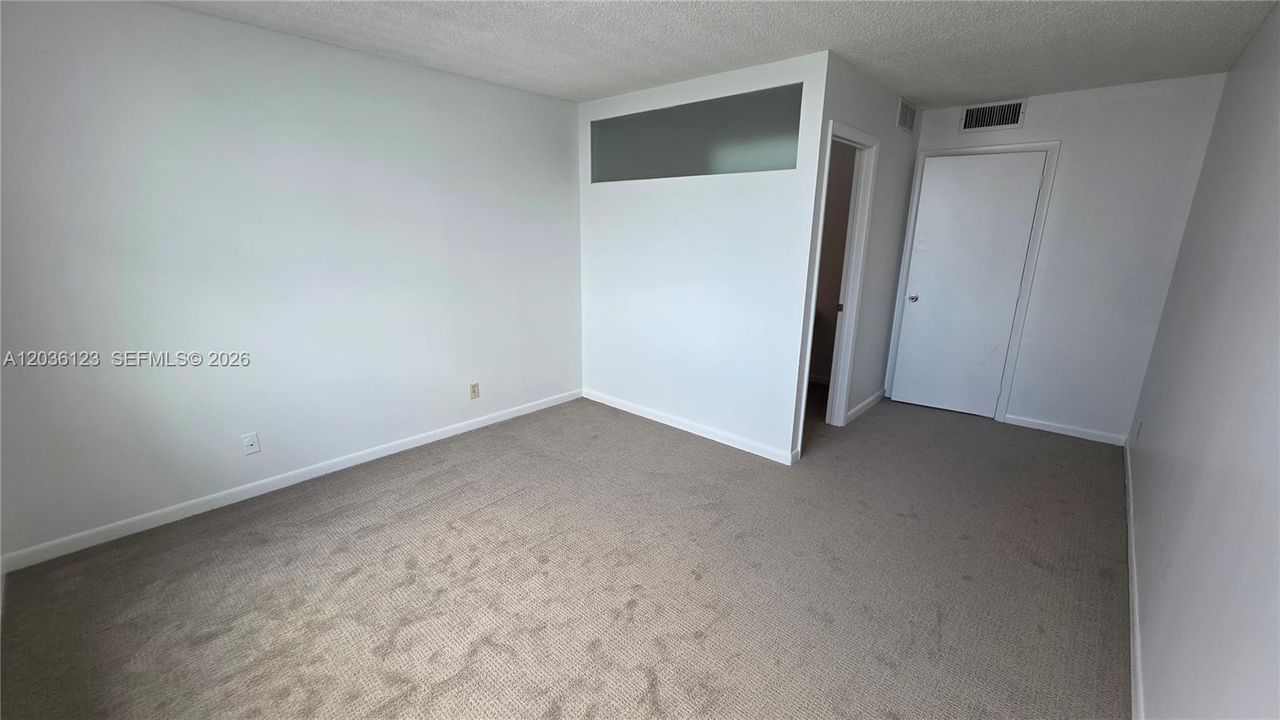 En Venta: $246,000 (1 camas, 1 baños, 918 Pies cuadrados)
