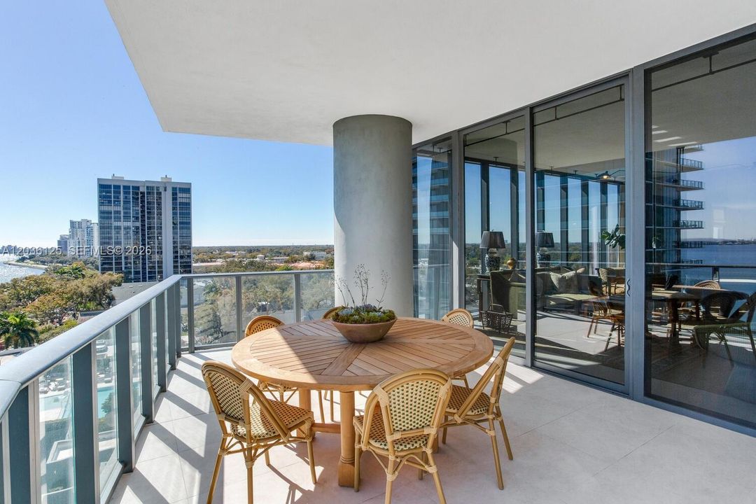 For Sale: $3,750,000 (4 beds, 4 baths, 3370 Square Feet)