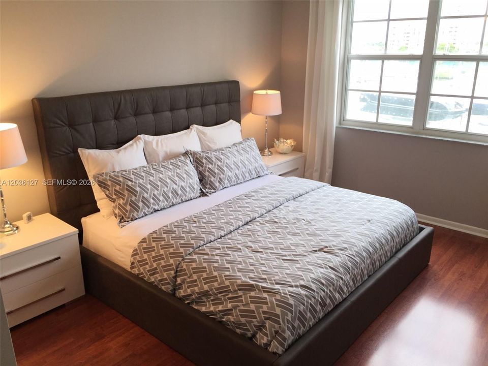For Rent: $3,000 (2 beds, 2 baths, 1180 Square Feet)