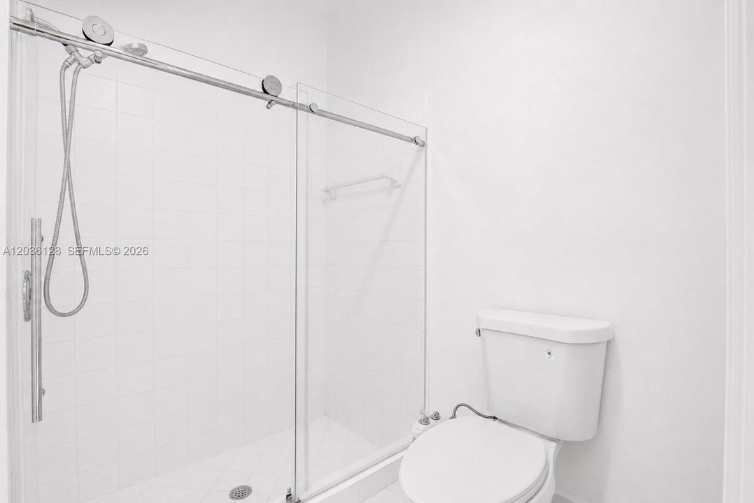 For Rent: $3,400 (3 beds, 2 baths, 1360 Square Feet)