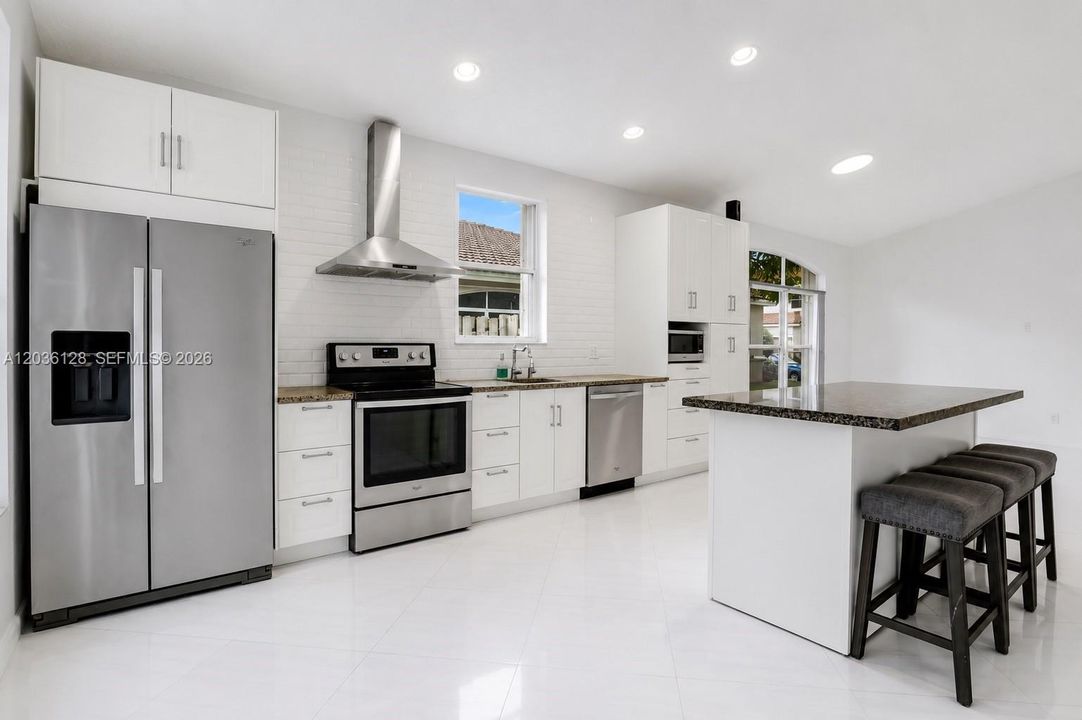 For Rent: $3,400 (3 beds, 2 baths, 1360 Square Feet)