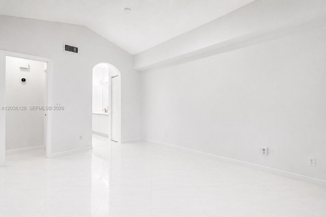 For Rent: $3,400 (3 beds, 2 baths, 1360 Square Feet)