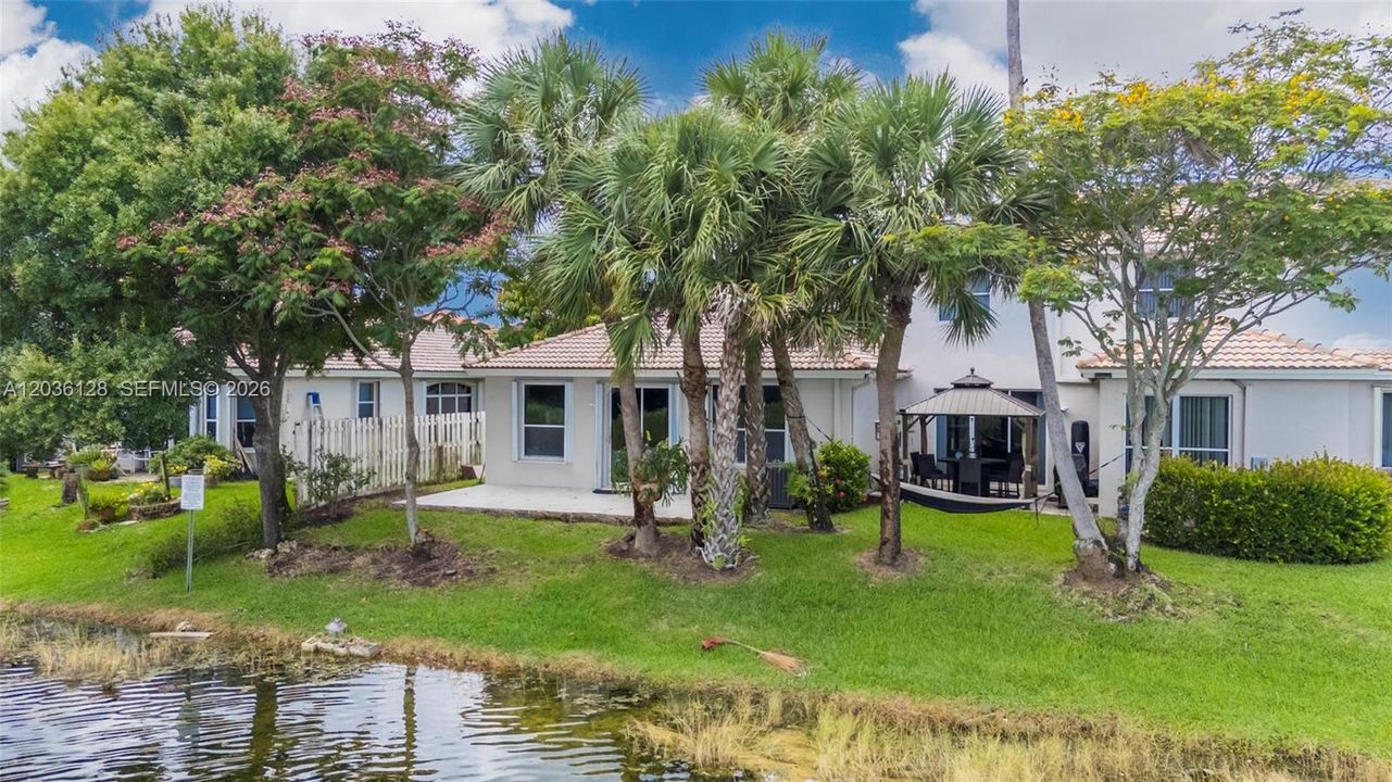 For Rent: $3,400 (3 beds, 2 baths, 1360 Square Feet)
