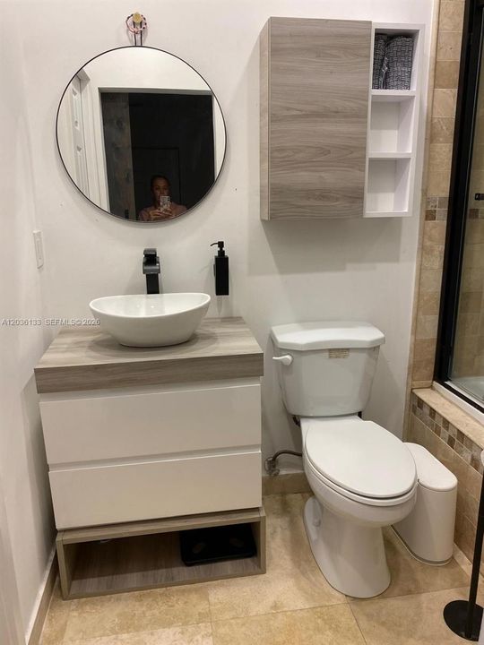 2nd bathroom