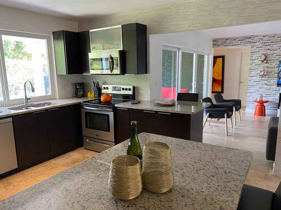 For Sale: $1,030,000 (3 beds, 2 baths, 1679 Square Feet)