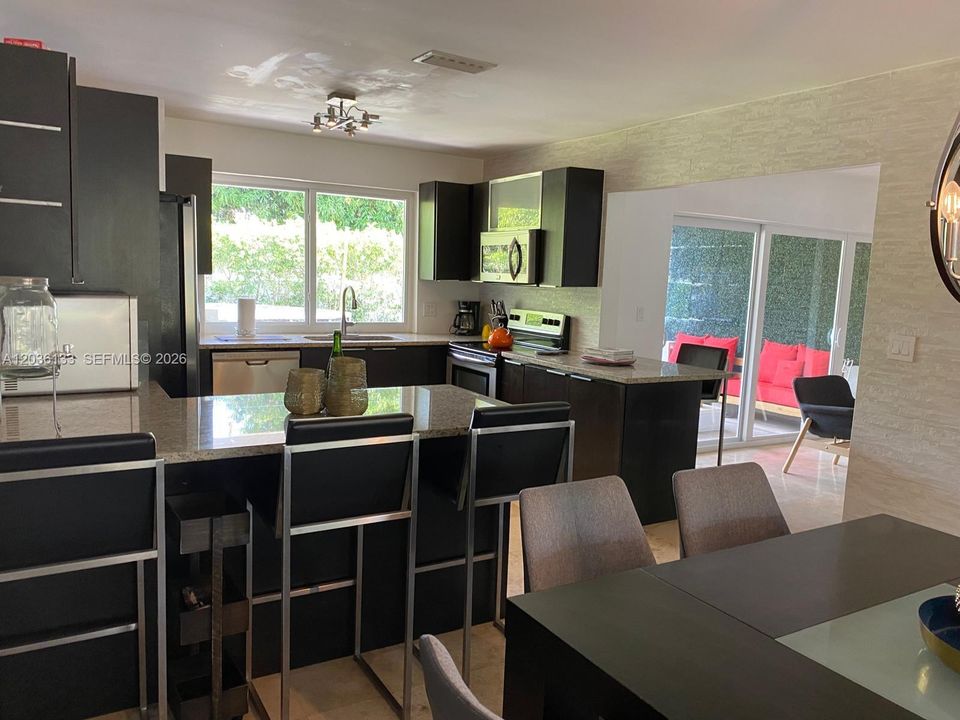 For Sale: $1,030,000 (3 beds, 2 baths, 1679 Square Feet)