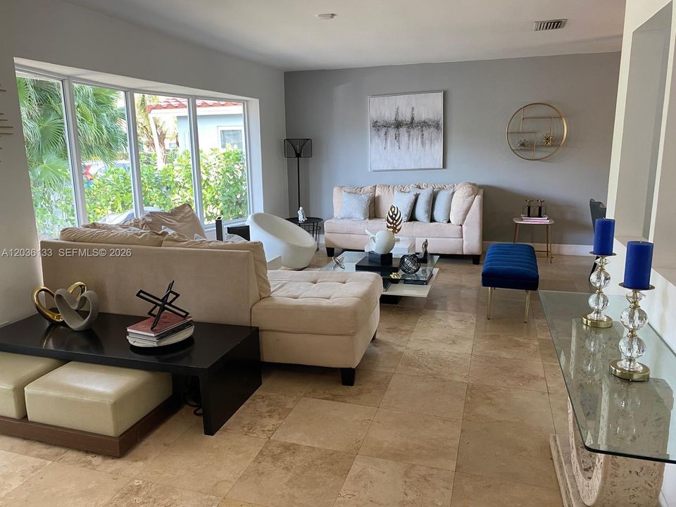 For Sale: $1,030,000 (3 beds, 2 baths, 1679 Square Feet)