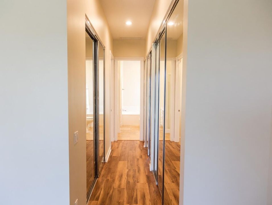Hallway to Ptimary Bathroom grok