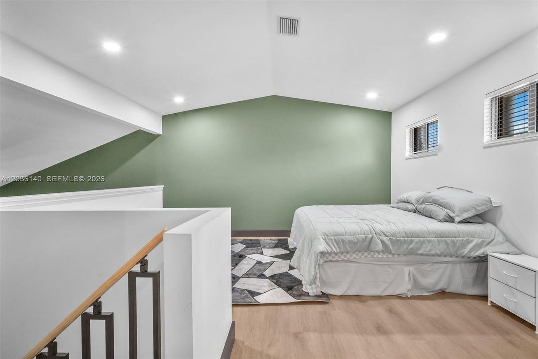 En Venta: $400,000 (2 camas, 2 baños, 1326 Pies cuadrados)