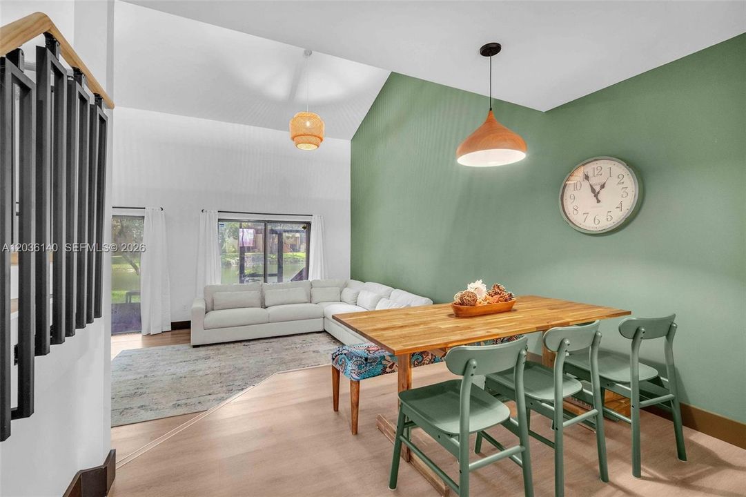 En Venta: $400,000 (2 camas, 2 baños, 1326 Pies cuadrados)