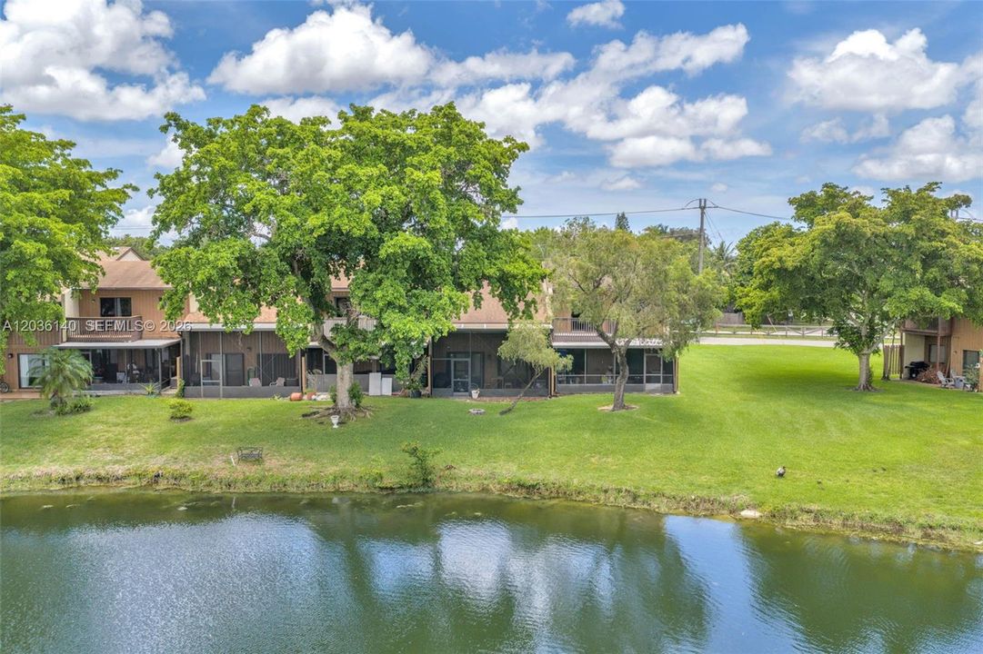 En Venta: $400,000 (2 camas, 2 baños, 1326 Pies cuadrados)