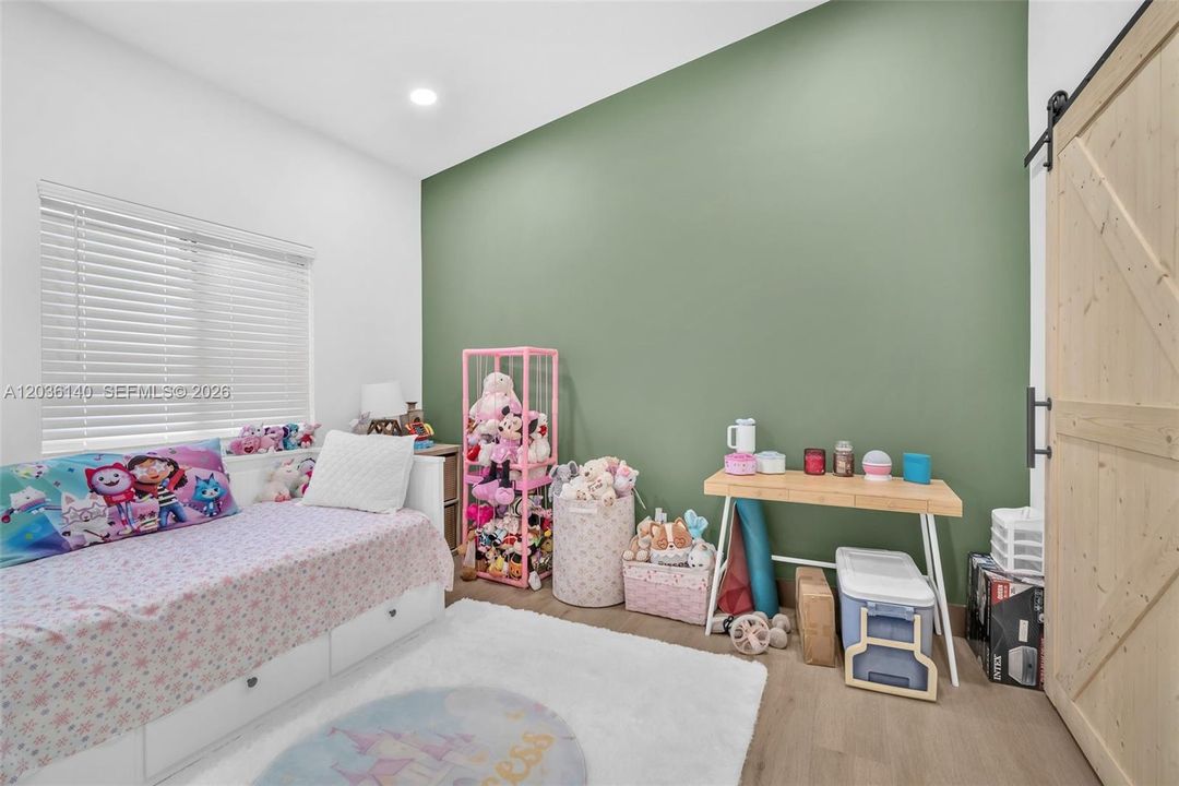 En Venta: $400,000 (2 camas, 2 baños, 1326 Pies cuadrados)