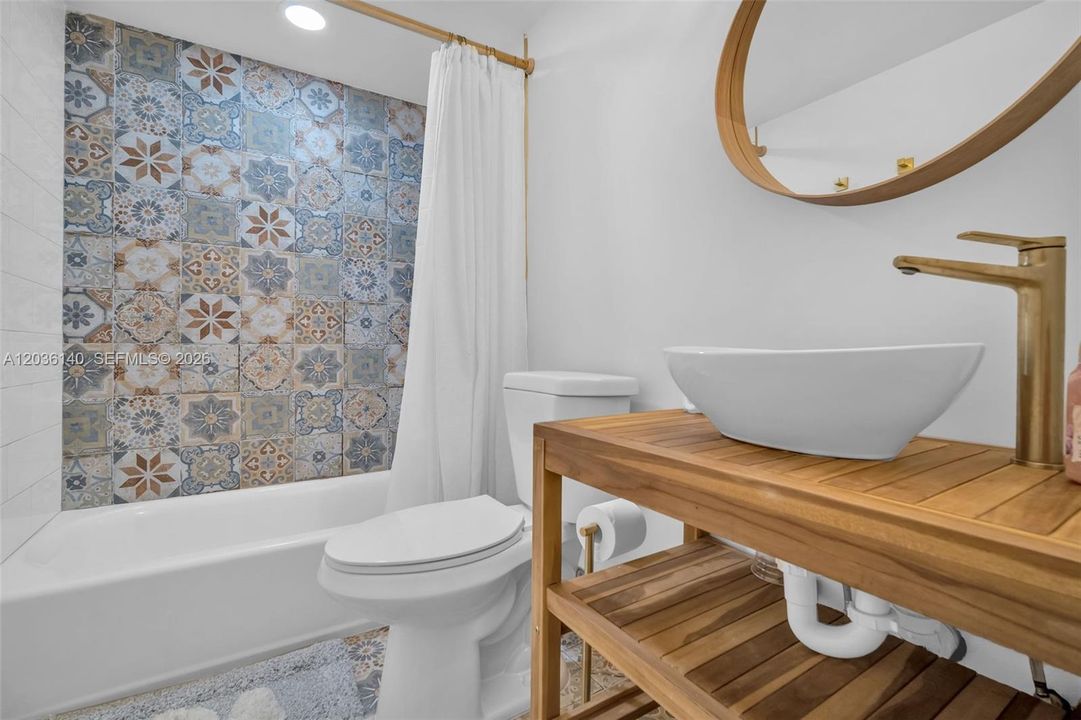 En Venta: $400,000 (2 camas, 2 baños, 1326 Pies cuadrados)