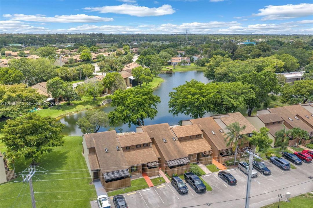 En Venta: $400,000 (2 camas, 2 baños, 1326 Pies cuadrados)
