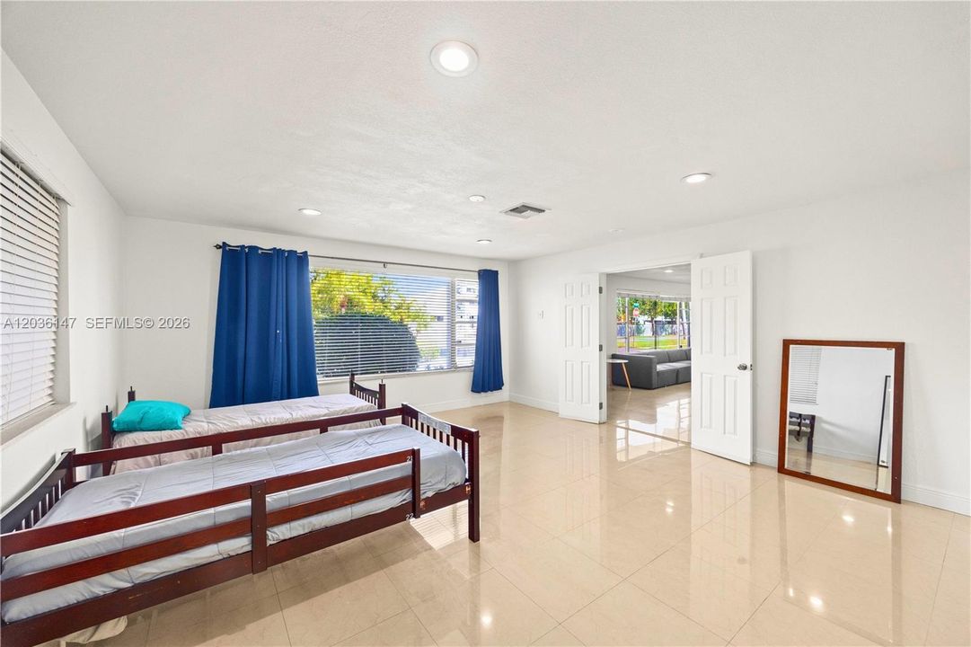For Sale: $784,000 (4 beds, 4 baths, 2150 Square Feet)