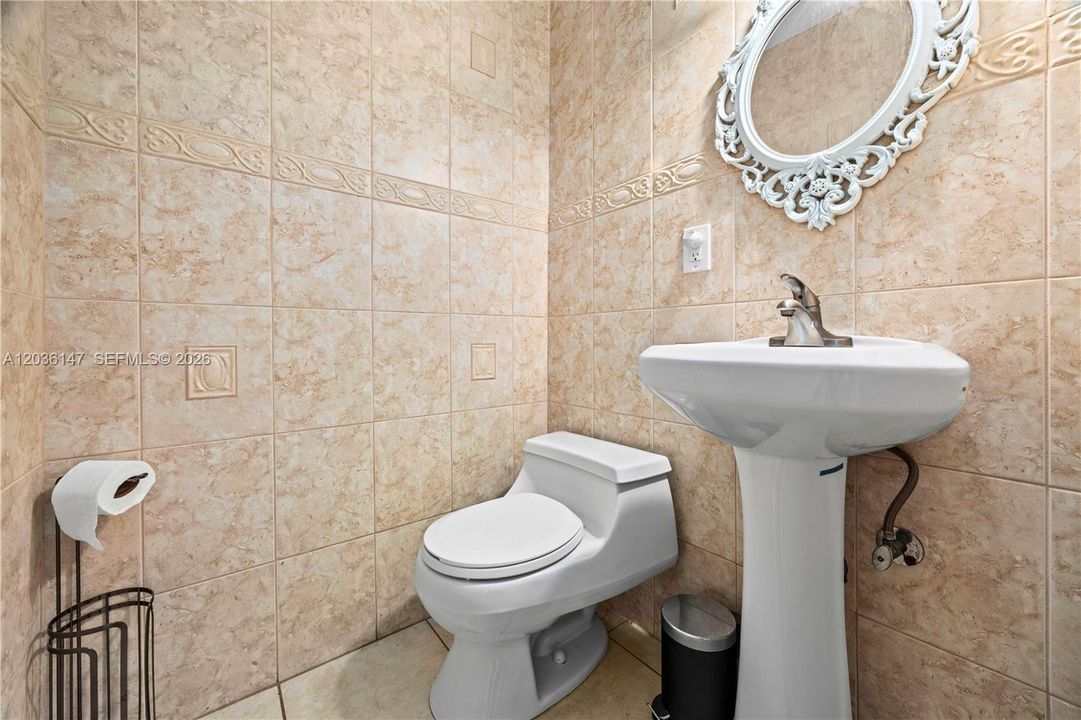 For Sale: $784,000 (4 beds, 4 baths, 2150 Square Feet)