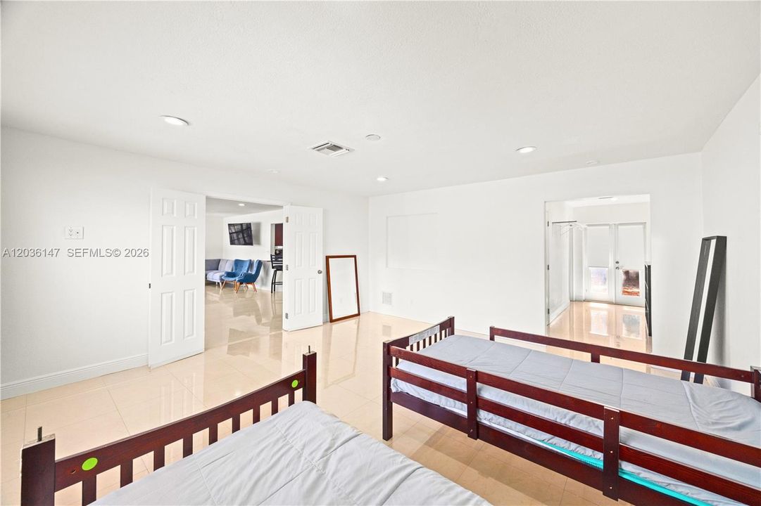 For Sale: $784,000 (4 beds, 4 baths, 2150 Square Feet)