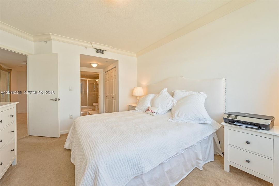 En Venta: $560,000 (2 camas, 2 baños, 1245 Pies cuadrados)