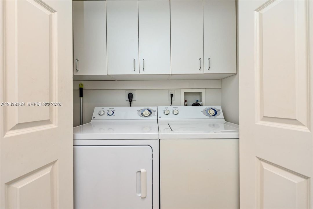En Venta: $560,000 (2 camas, 2 baños, 1245 Pies cuadrados)