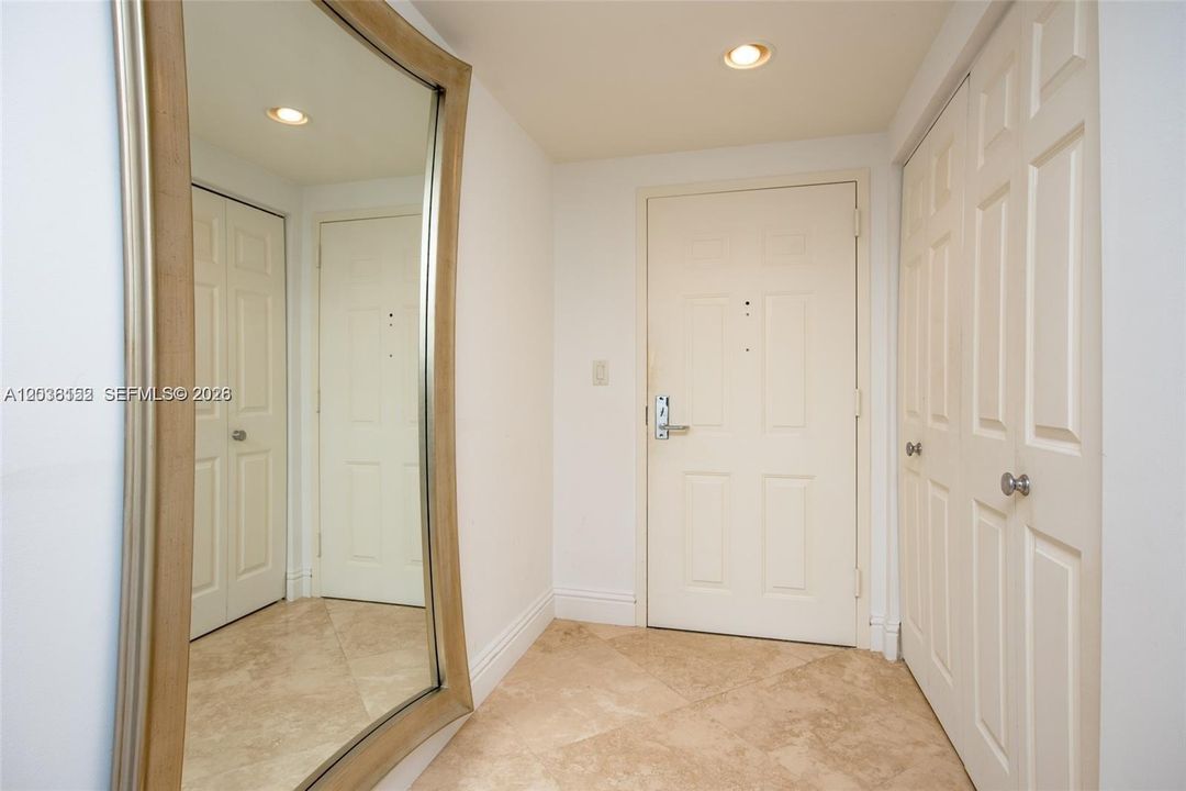 En Venta: $560,000 (2 camas, 2 baños, 1245 Pies cuadrados)